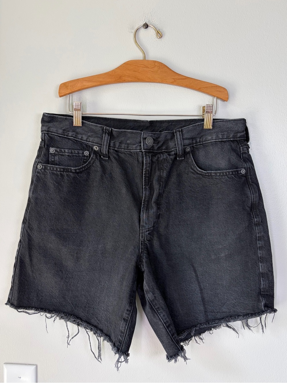 GAP Faded Black 8” Loose Bermuda Mid Rise Shorts Jorts Festival Summer Cut Off